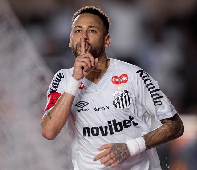 半岛体育官方网站-34岁内马尔王者归来：右脚打死角 左脚挑弧线！为世界杯拼了