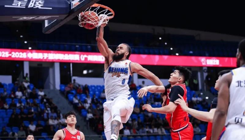 半岛体育官网-北京98-85广州迎3喜1忧！内线顶级，方硕拾最佳角色，杰曼咋整？